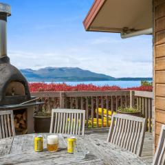 Lakeside Escape - Lake Tarawera Holiday Home