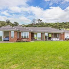 Matakana Views - Matakana Holiday Home