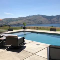 Lavish Lake Chelan Escape with Pool and Panoramic Views