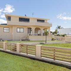 Sand Castles - Mount Maunganui Holiday Home