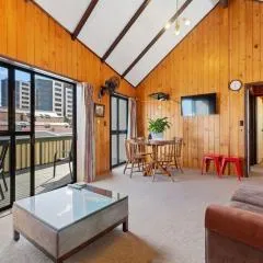 Downtown Mountview - Mt Maunganui Holiday Home