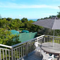 Ridge Cottage - Oneroa Holiday Home