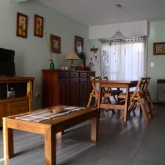 Dúplex con garage, patio y parrilla