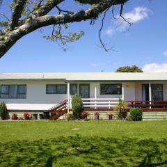 Waihi Getaway - Waihi Beach Holiday Home