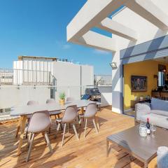 Sunny 1BR Penthouse by HolyGuest
