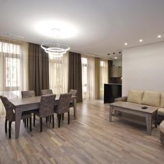 Northern Avenue 2 bedroom Newly Renovated and Modern apartment HH101