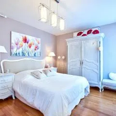 NATURALBNB - Chambres d'hôtes bios, éthiques - Au calme, confort dans résidence fermée - PARKING GRATUIT, SECURISE - Garage vélos et motos - OFFERT SUPER PETIT DEJEUNER local et bio sucré salé