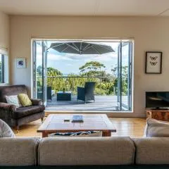Alison's Place - Onetangi Holiday Home