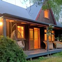 Quail Farm, Colonial charm