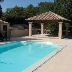 The Reading Nook - Ideally located Provence home with private pool on 1 acre