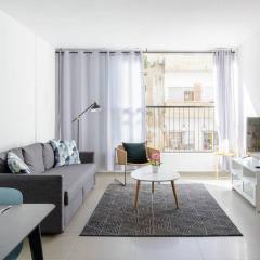 Geula Seaside - 2Bedroom & Free Parking - By Vacay