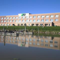 Holiday Inn Express & Suites Port Huron, an IHG Hotel