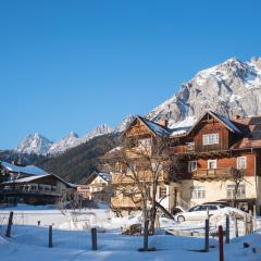 Haus Alpenruhe by Schladmingurlaub