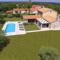 Charming villa Anita with private pool near Pula - WiiBuk