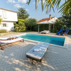 Luxurious Villa in ibenik with Swimming Pool