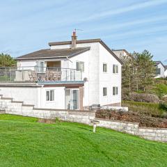 Trearddur Bay - Home with a view and Hot Tub - Sleeps 10