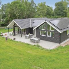 Stunning Home In Hornbk With 5 Bedrooms, Sauna And Wifi