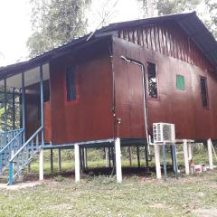 Chalet Kampong Guar, Manong