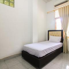 OYO Life 2553 Kost Daya