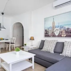Central gem in Los Boliches SOHO with wifi and tv by Costarentals - Ref 77