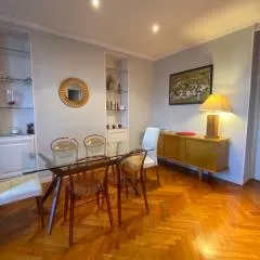 Heart of the Center Superb Flat 50 meters from the sea
