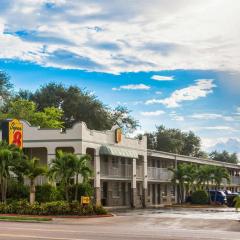 スーパー 8 ブレーデントン（Super 8 by Wyndham Bradenton Sarasota Area）