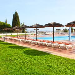 Cozy and Stylish Studio Apt just 800m from the beach - New on Booking!