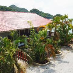 Penarak Bamboo Beach Motel