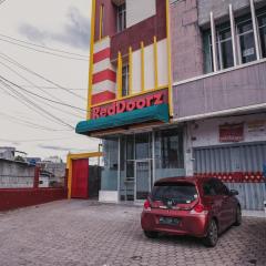 RedDoorz @ Jalan Pangeran Antasari Lampung 2