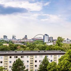 Cologne Fair Apartment with Cathedral View