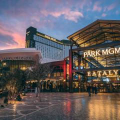 Park MGM Las Vegas by Suiteness