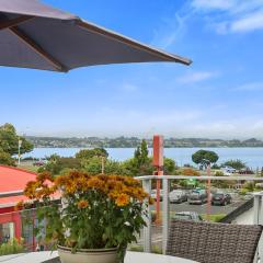 Relax on Roberts - Taupo Holiday Home