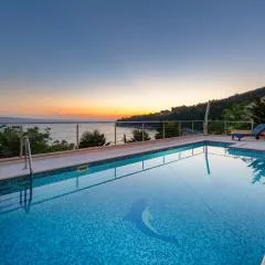 Villa Awelon Stanici, Omis