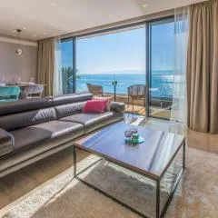 BEACH FRONT VILLA FRAN - DELUXE PENTHOUSE SUITE with private pool