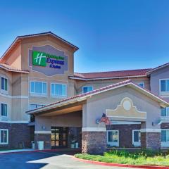 Holiday Inn Express & Suites Beaumont - Oak Valley, an IHG Hotel