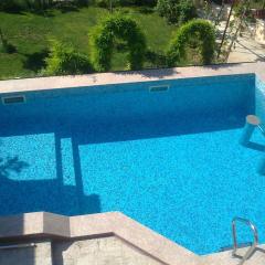 Villa "MEGGI" Овчаровски плаж - басейн, барбекю