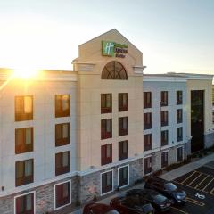 Holiday Inn Express and Suites Batavia, an IHG Hotel