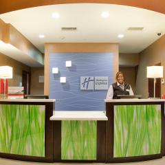 Holiday Inn Express & Suites St Louis Airport, an IHG Hotel
