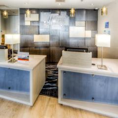 Holiday Inn Express & Suites Cleveland/Westlake by IHG