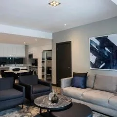 더 캐피탈 엠파이어(The Capital Empire)