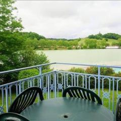 Appt HAMEAU DU LAC (apt 142) avec piscine et vue sur le lac