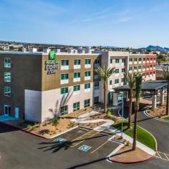 Holiday Inn Express & Suites Lake Havasu - London Bridge by IHG