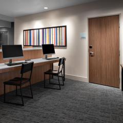 Holiday Inn Express & Suites - Elkhorn - Lake Geneva Area by IHG