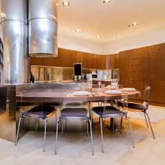 Luxury Apartment in La Latina by Batuecas