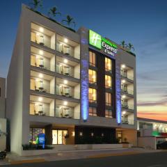 Holiday Inn Express & Suites - Playa del Carmen, an IHG Hotel