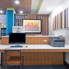 Holiday Inn Express & Suites Uniontown by IHG
