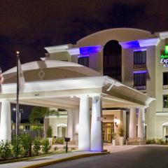 Holiday Inn Express Hotel & Suites Tampa-USF-Busch Gardens, an IHG Hotel