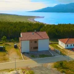 Ferienwohnung-Roncevic-nur-50-m-vom-Meer