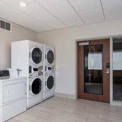 Holiday Inn Express & Suites Kelowna - East by IHG