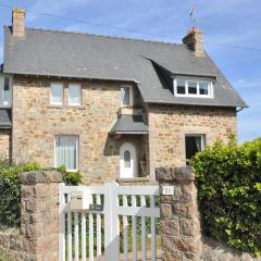 Maison bretonne à 200m de la mer à proximité de l'Ile Renote à Trégastel - Ref 76